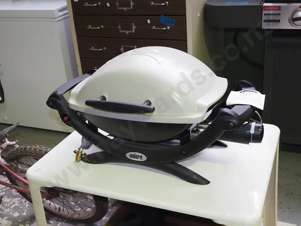 Weber "Baby Q" compact gas BBQ (Never been used) Image 1++
