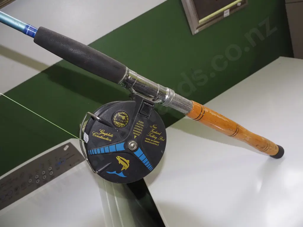 boat rod and Alvey trawling reel Image 1++
