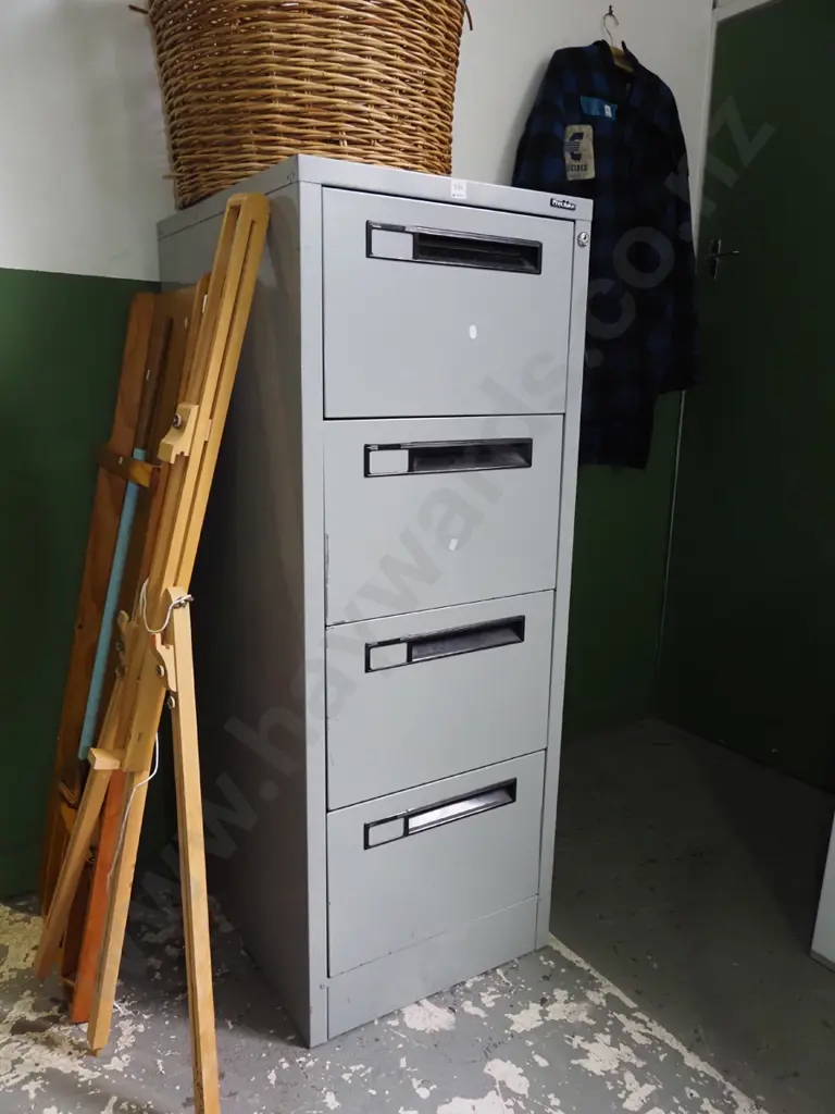 Precision 4 drawer filing cabinet - no key Image 1++