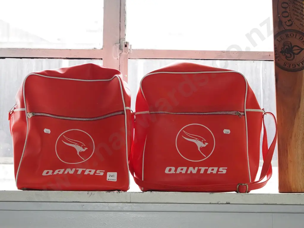 2x retro Qantus tote bages Image 1++