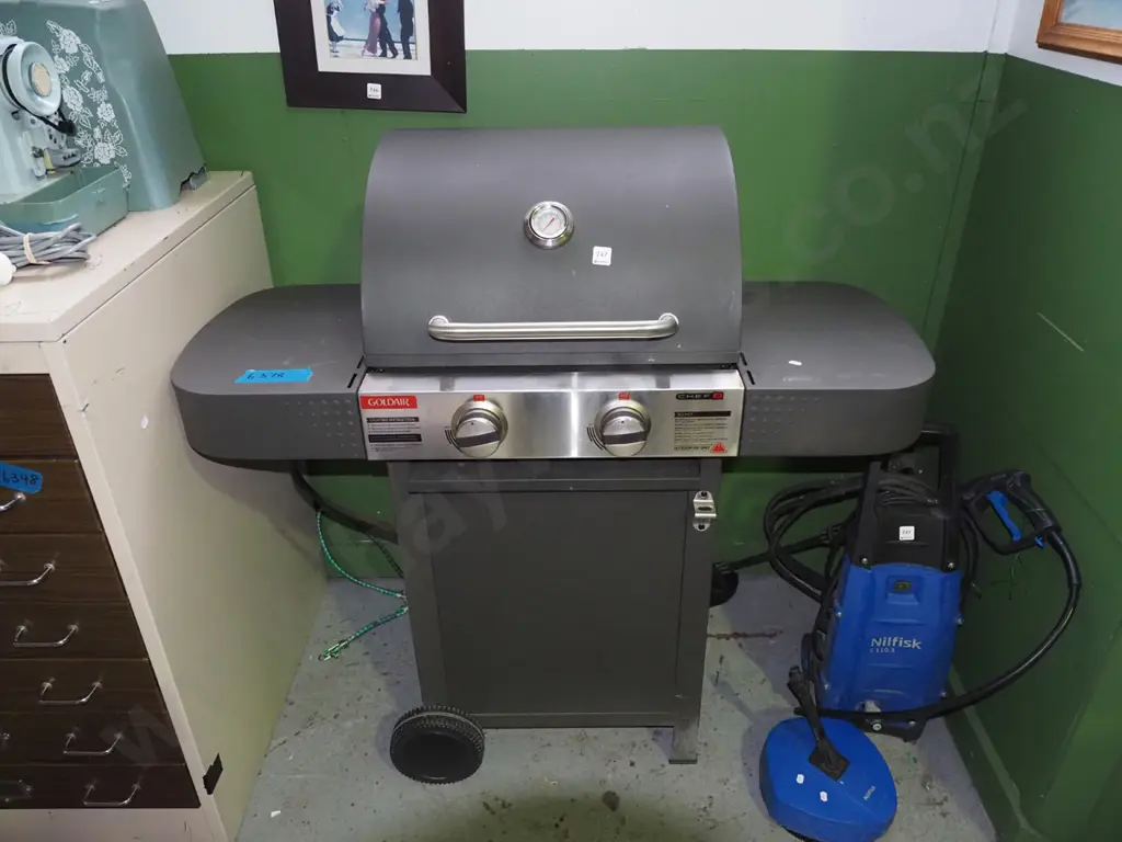 Chef 2 lidded  2 burner gas bbq on trolley Image 1++