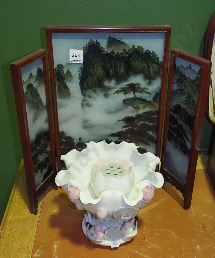 Asian small 3 fold screen H-360, ornate comport with lotus flower holder Image 1++