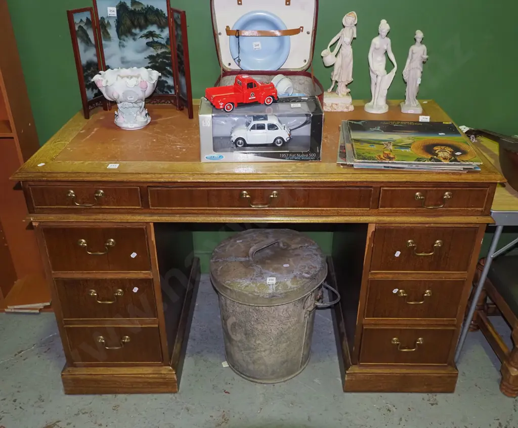 restorer's mahogany and leather top desk - damage to veneer H-775 W-1245 D-635 Image 1++