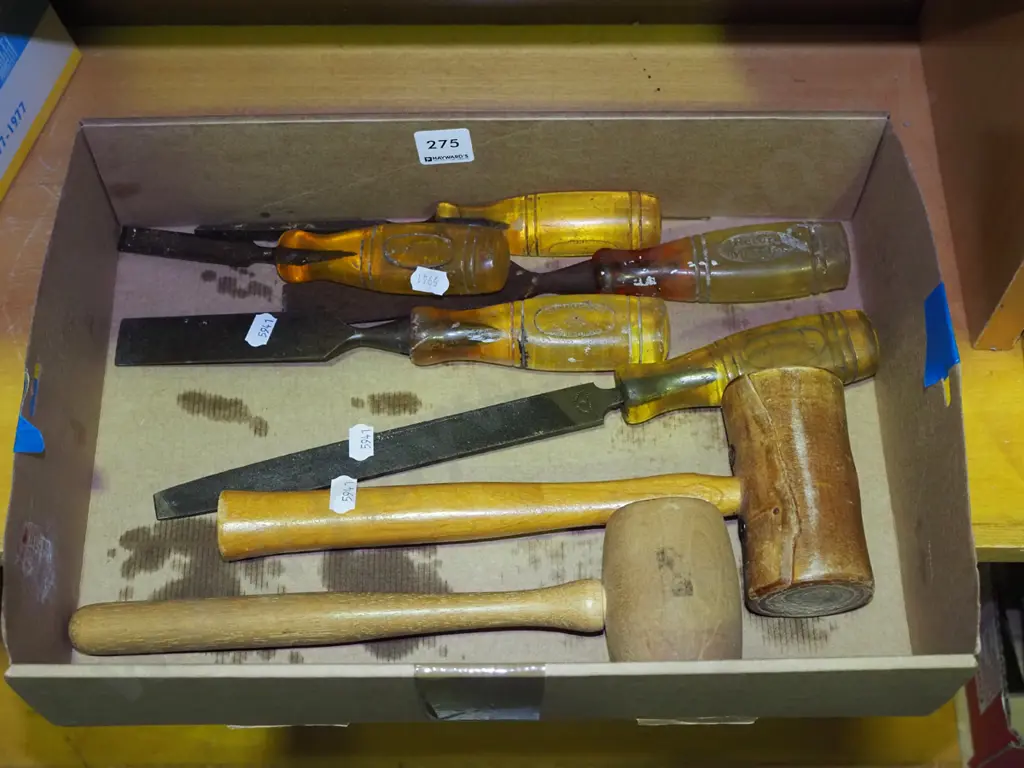 box; chisels, files, mallets Image 1++