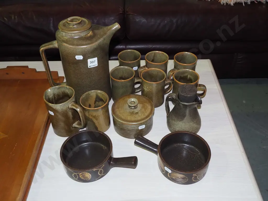 Temuka coffee pot, cups, creamer, sugar etc Image 1++