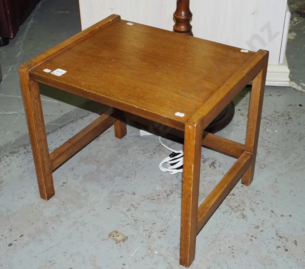teak end table Image 1++