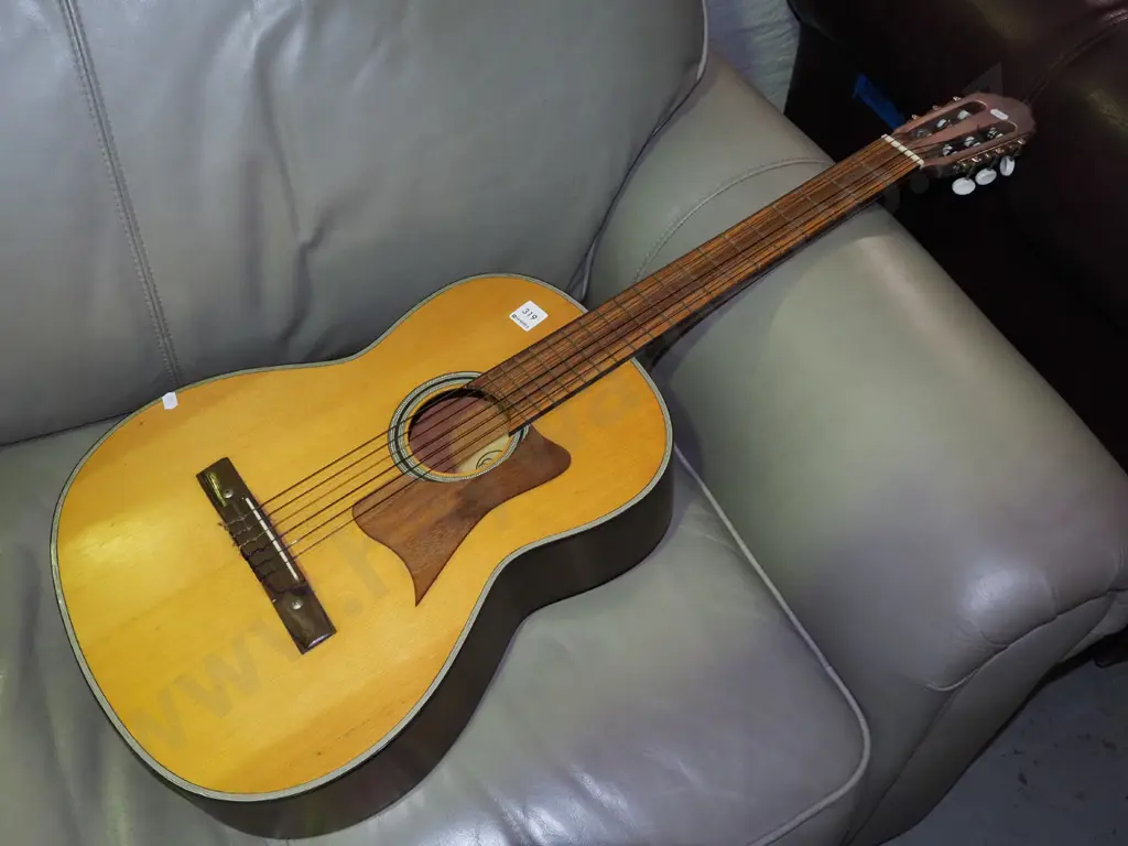 El Prado acoustic guitar Image 1++
