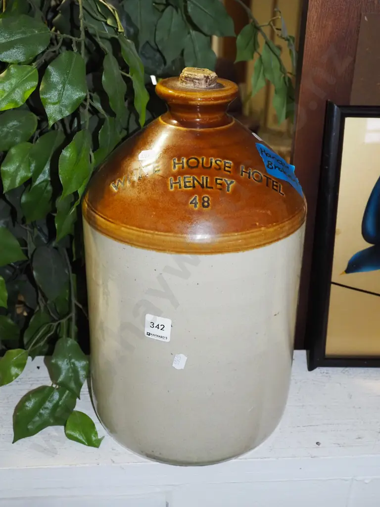 White House hotel Henley crock - broken handle H-370 Image 1++