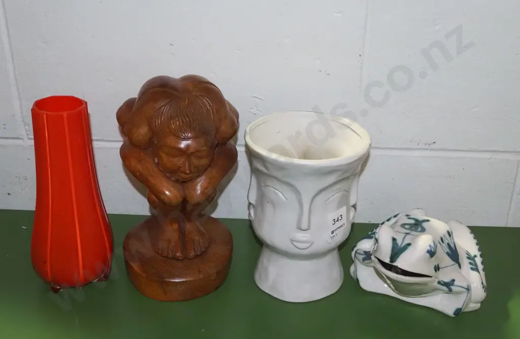 frog figurine, carved wooden figurines, 2x vases Image 1++