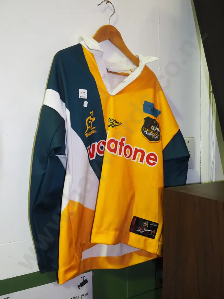 size small Wallabies rugby top Image 1++