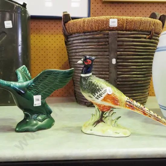 2x bird figurines