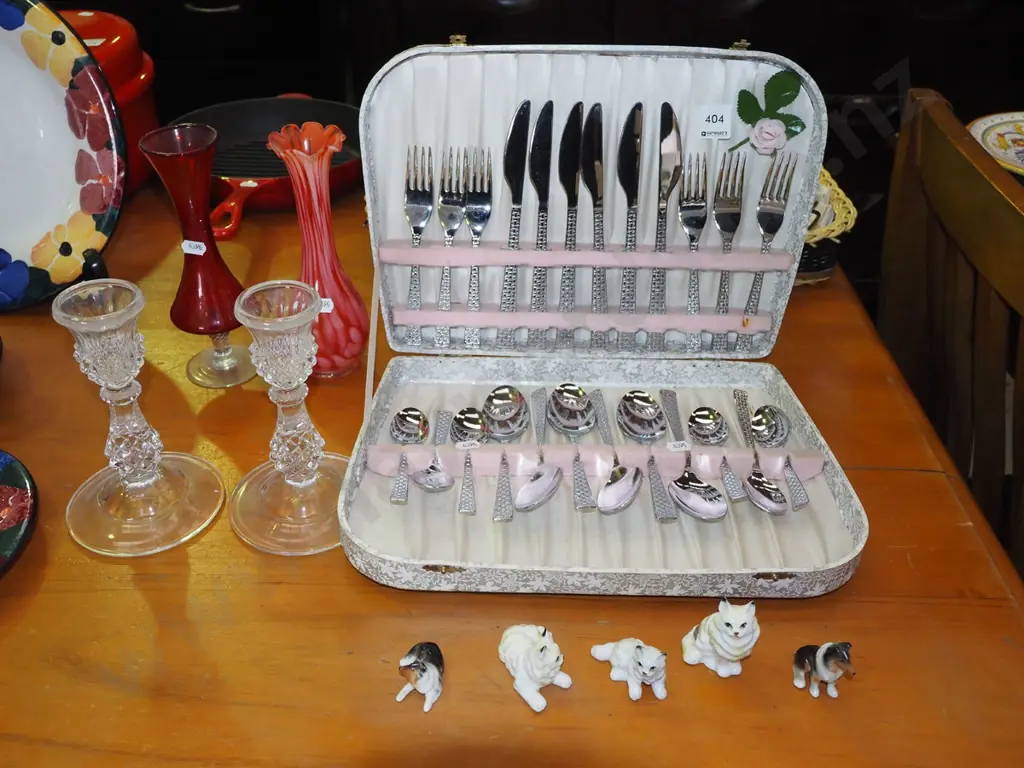 cased cutlery set, glass vases, small animal figurines Image 1++