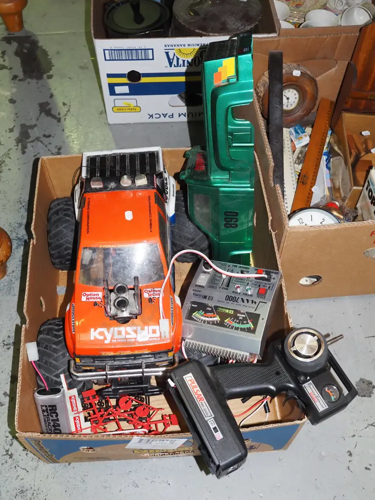 box; radio control vehicle As Is No Returns Image 1++