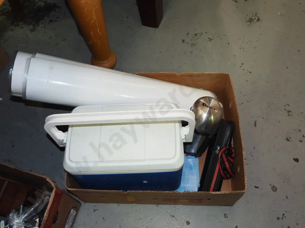 box; chilly bin, thermos, posters etc Image 1++