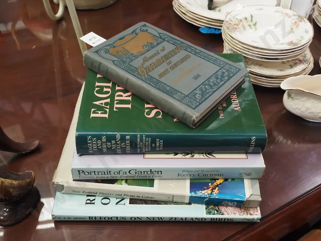 various books Image 1++