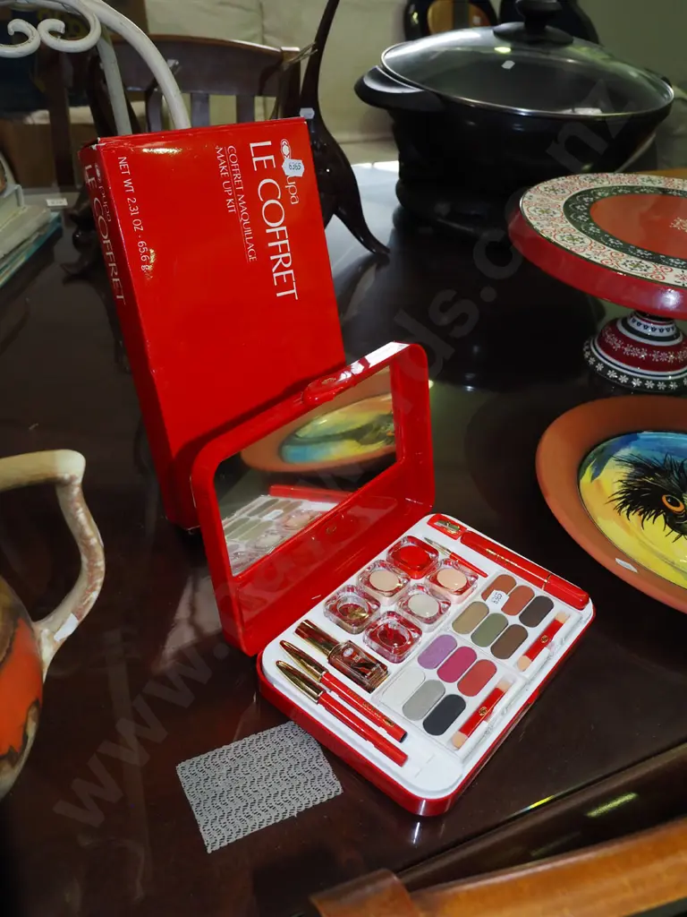 make up kit Image 1++