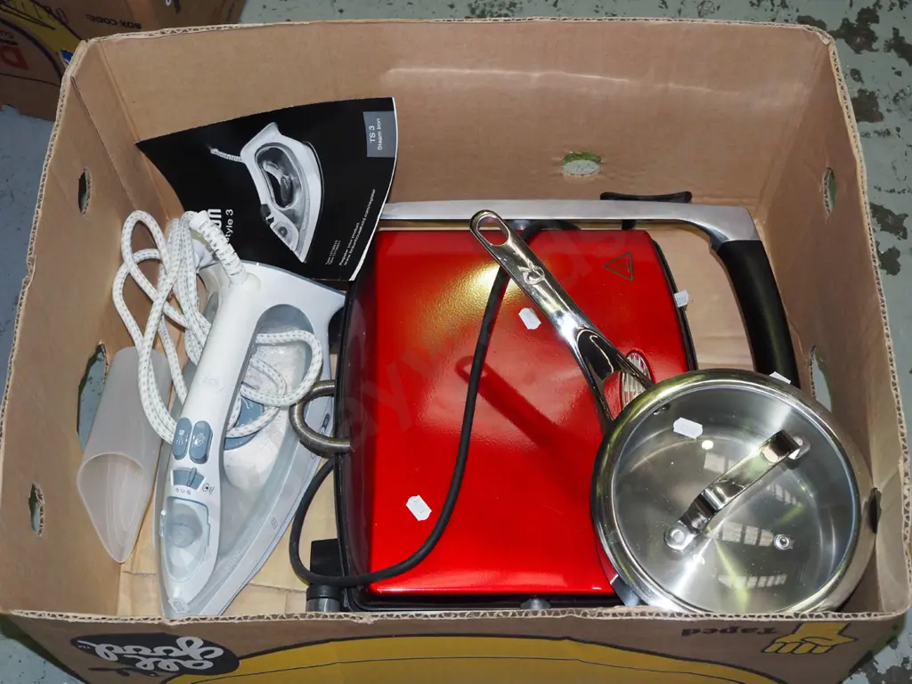 box; lidded saucepan, sandwich press etc Image 1++