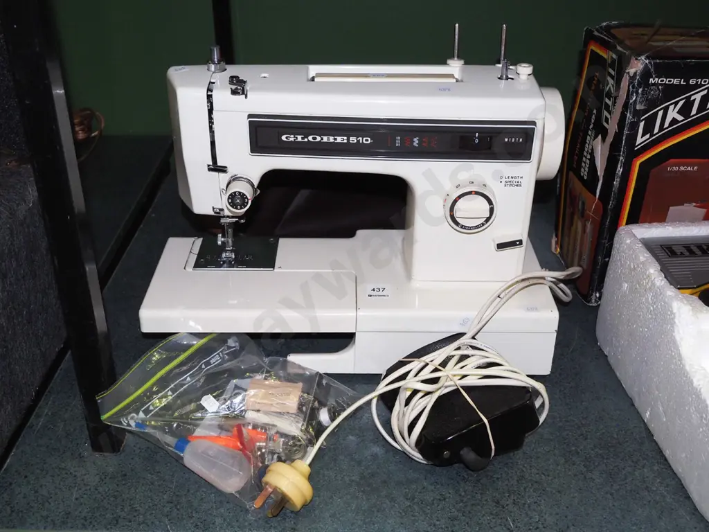 Globe 510 sewing machine Image 1++