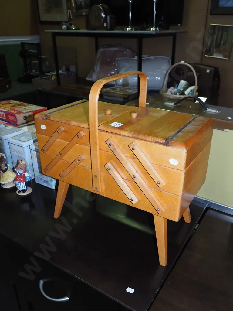oak sewing concertina Image 1++
