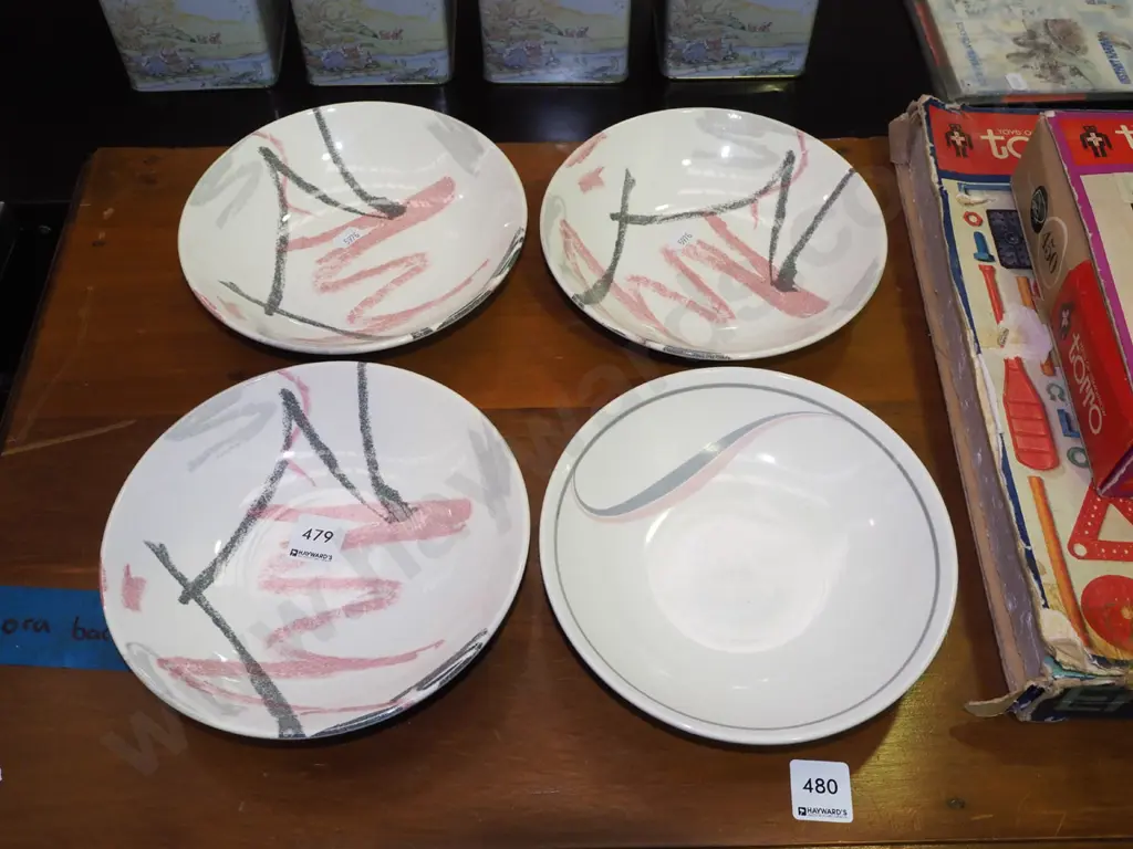 4x 1980s Crown Lyn bowls Image 1++