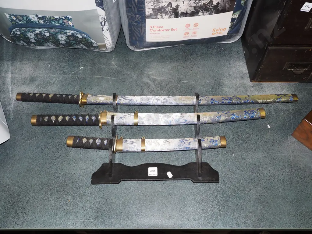 Japanese 3 piece sword set on stand Image 1++