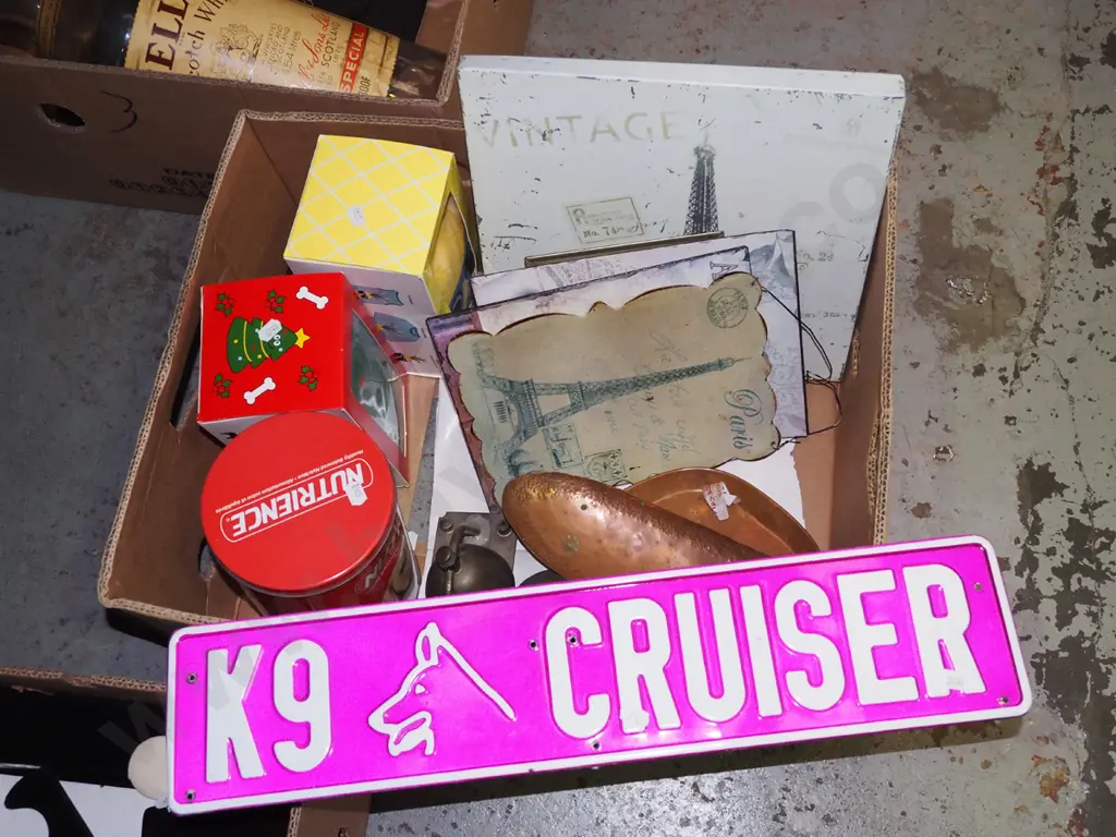 box; pet and owner matching gift sets, reception bell, copper trays etc Image 1++