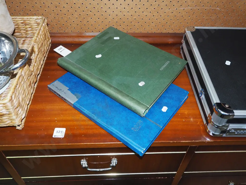 2x stamp albums Image 1++