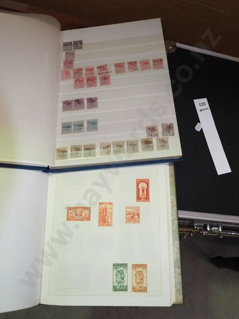 2x stamp albums Image 1++