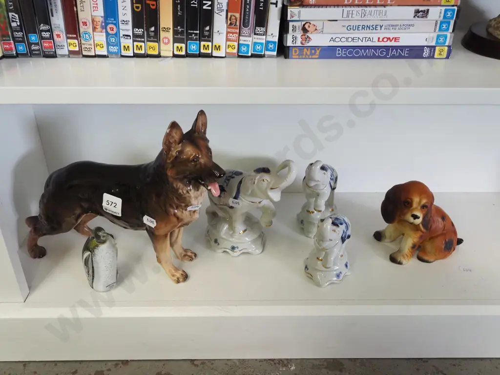 animal figurines, Hokitika penguin Alsatian H-240 - small chip to ear Image 1++