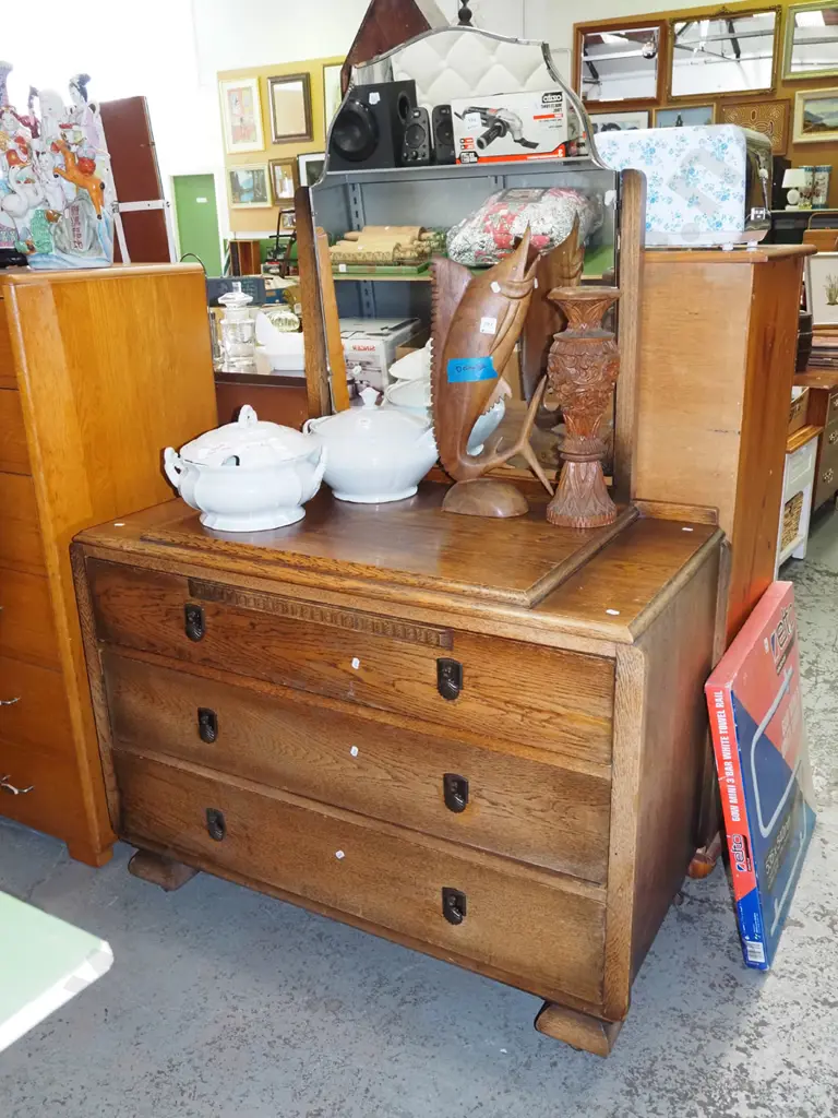 oak 3 drawer mirror back dresser H-1600 W-1060 D-530 Image 1++