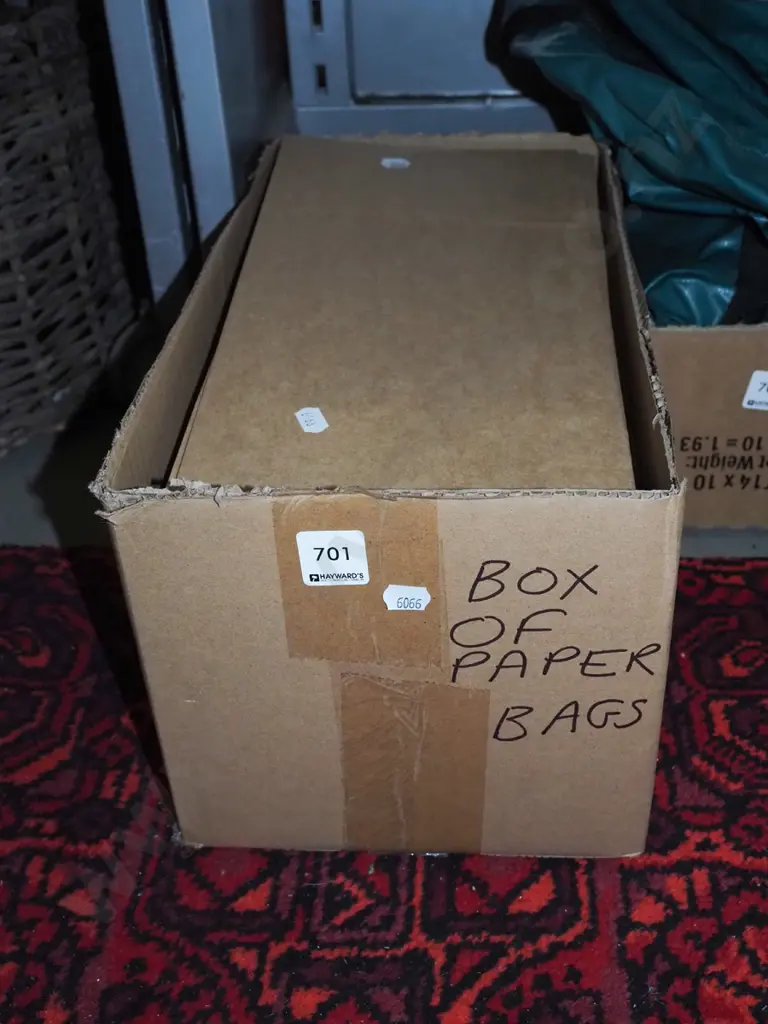 box; brown paper bags Image 1++