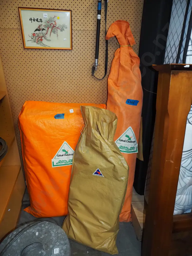 Great Outdoor Holiday Hi-Line tent Image 1++