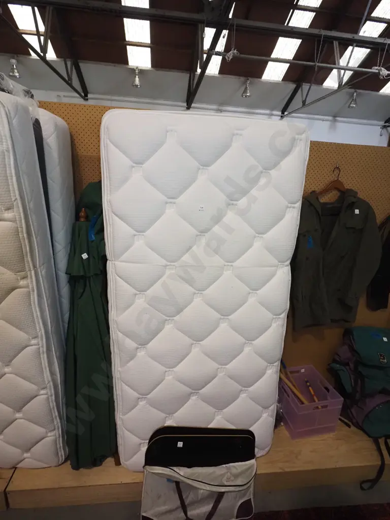 Sleepmaker single bed base and mattress Image 1++