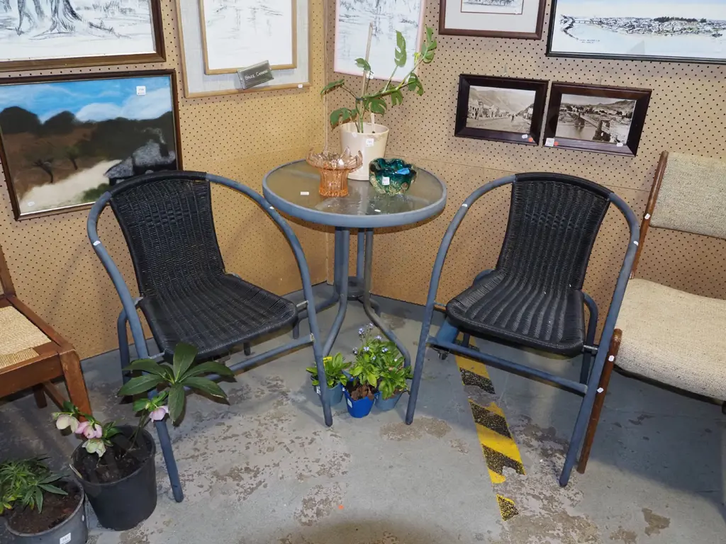 glass top outdoor table with 2 chairs Image 1++