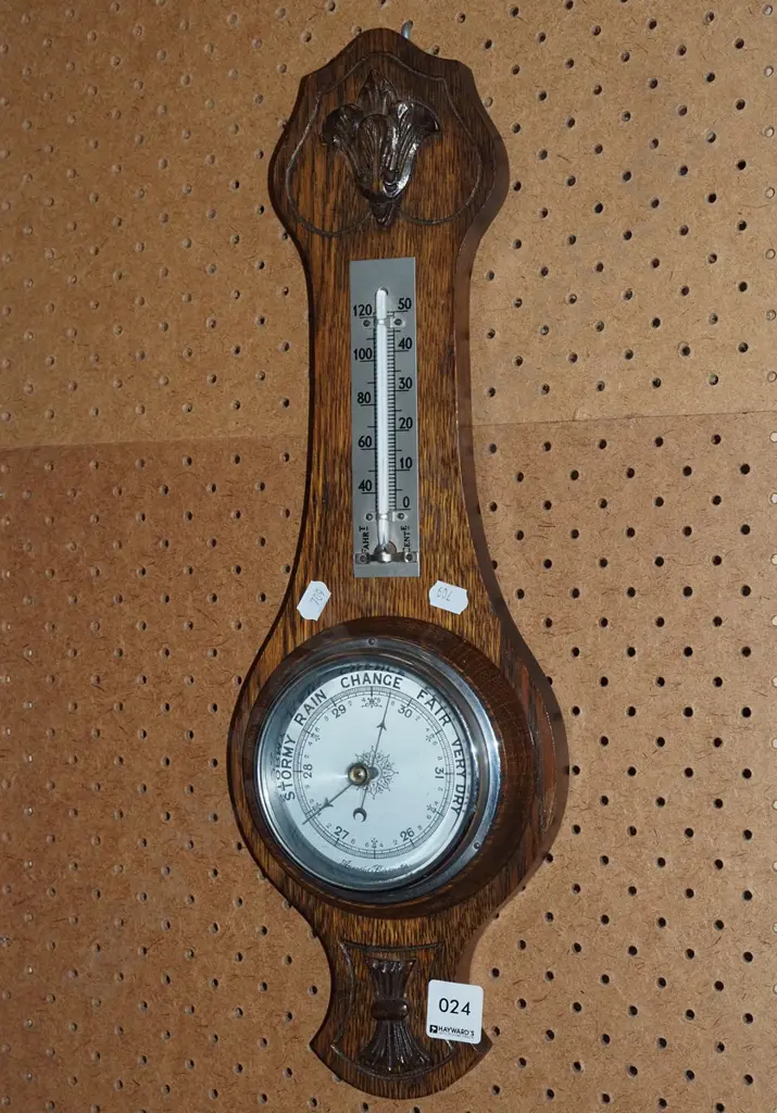 oak barometer/thermometer Image 1++