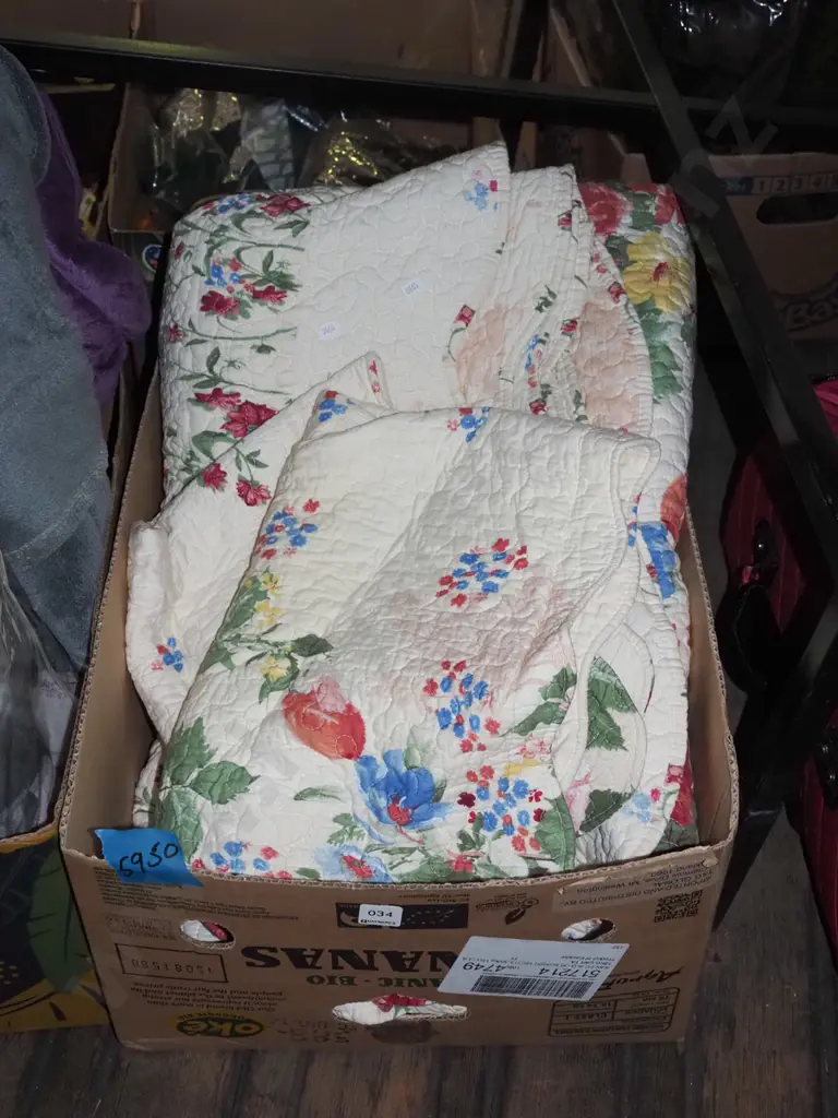 boxed floral duvet set Image 1++