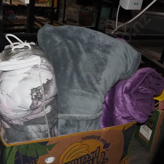 box; blankets, duvet