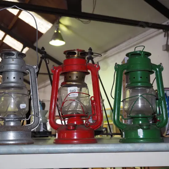 3x small hurricane lanterns