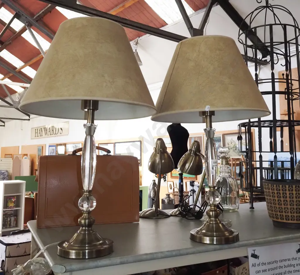 pair of brass and glass lamps H660 Image 1++