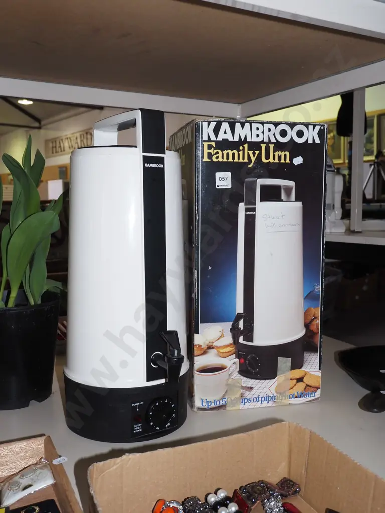 Kambrook family urn Image 1++