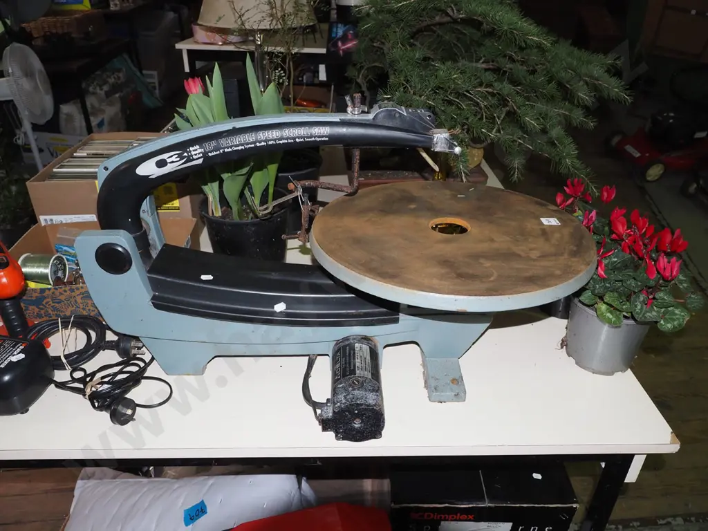 18" variable speed scroll saw Image 1++