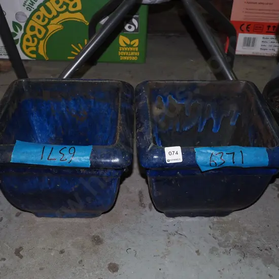 2x glazed square planters H220