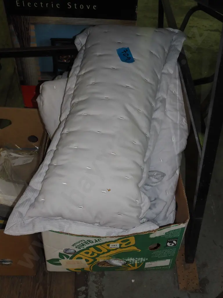 duvet cover, pillow covers, pillow Image 1++