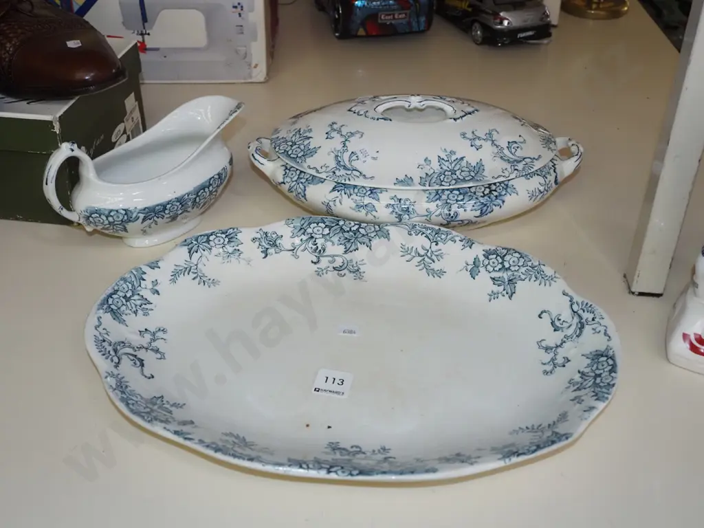 early Imperial ashet, lidded vege, gravy boat Image 1++