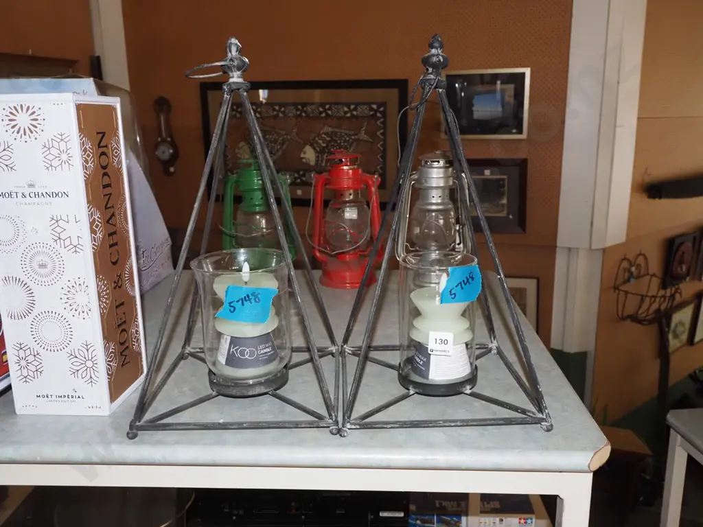 2x hanging candle holders, LED wax candles Image 1++