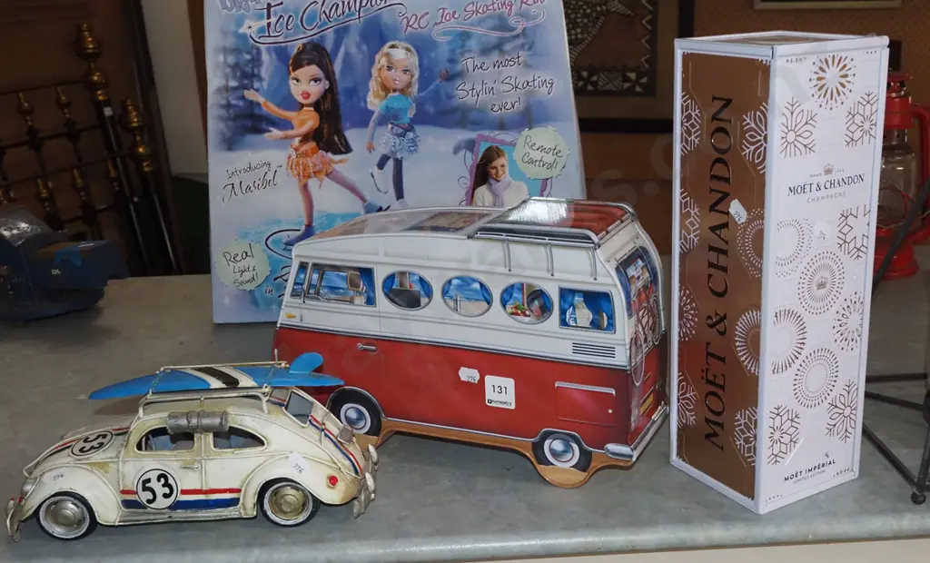 tin model VW, 2x tins Image 1++