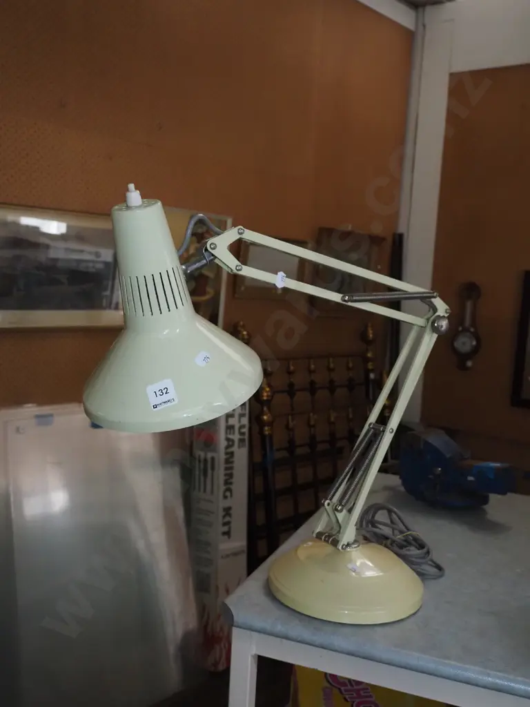 anglepoise lamp Image 1++