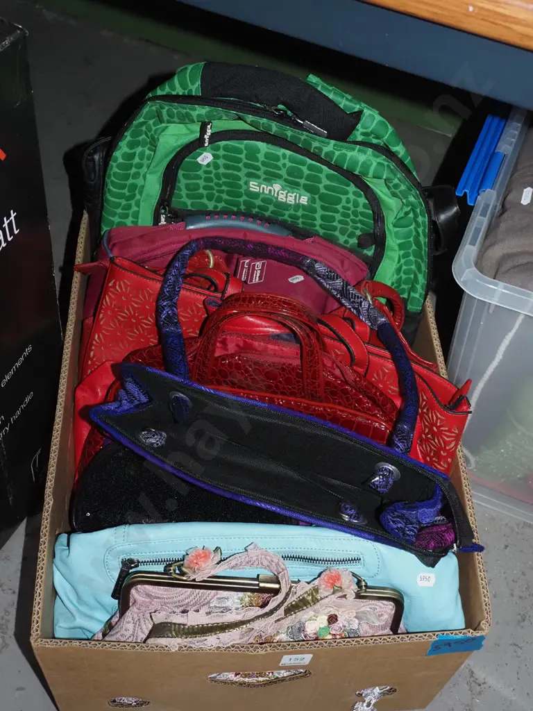 box; backpacks, handbags Image 1++