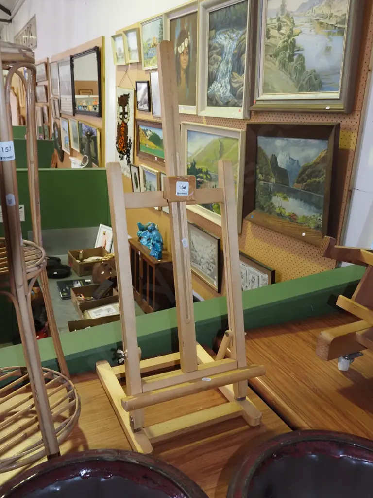 small wooden easel H780 Image 1++