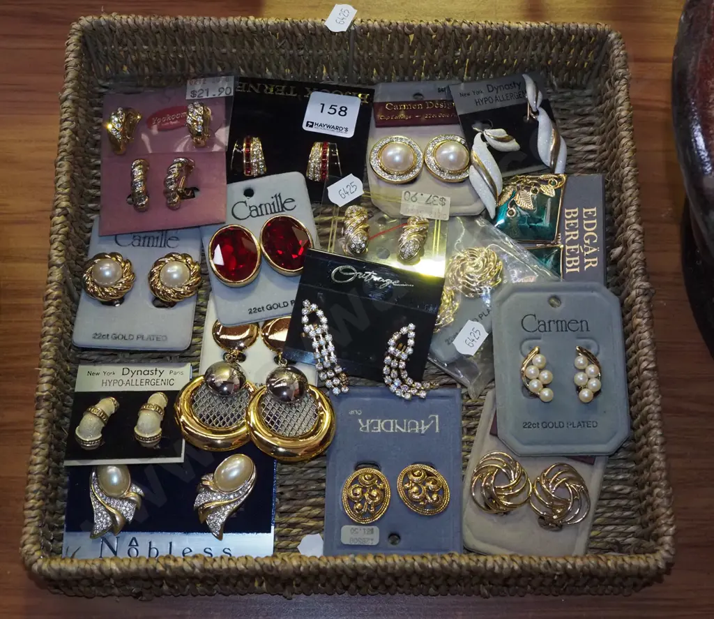 tray of costume earrings - clip ons Image 1++
